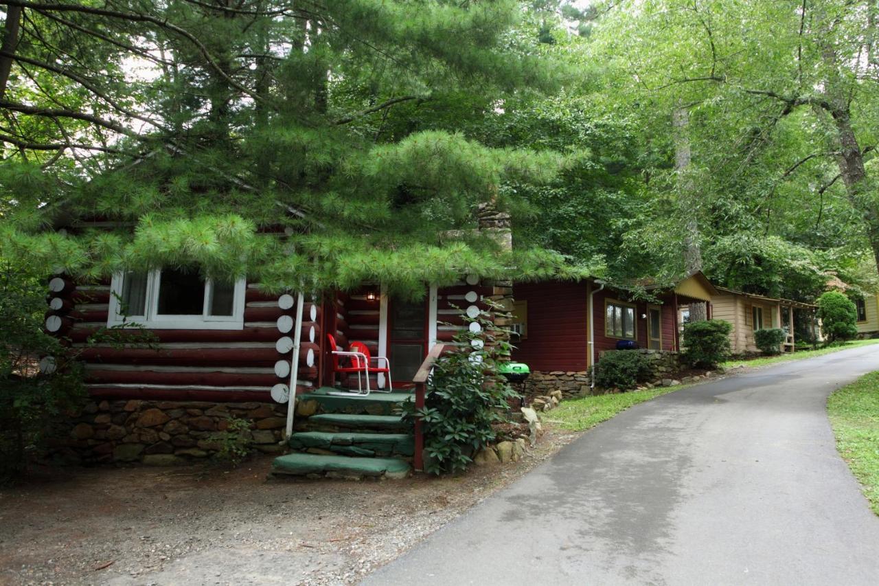 The Pines Cottages Woodfin Extérieur photo