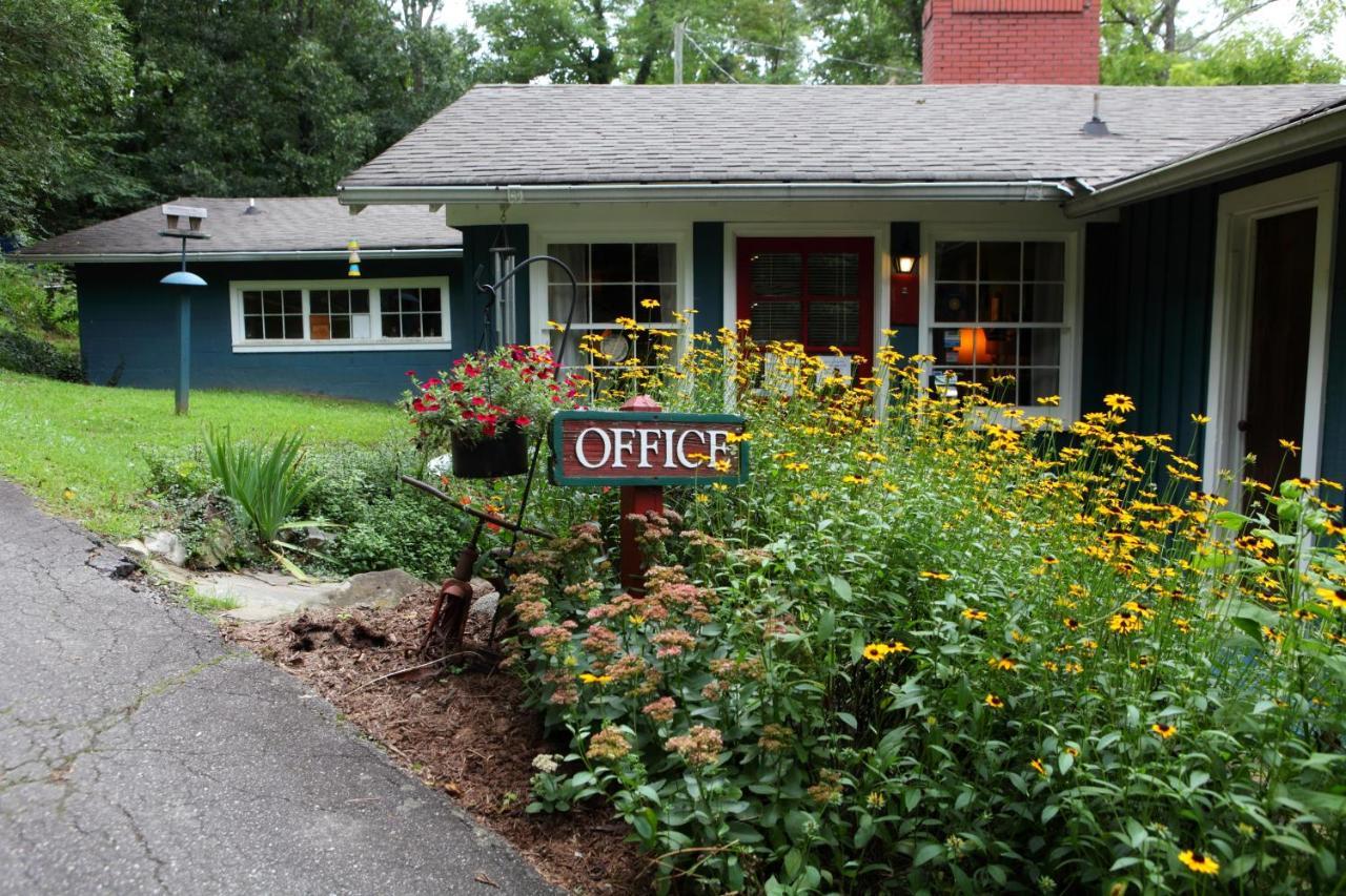 The Pines Cottages Woodfin Extérieur photo