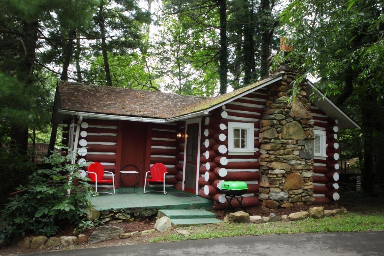 The Pines Cottages Woodfin Extérieur photo