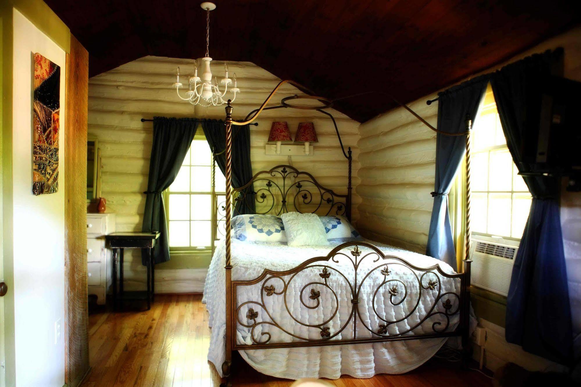 The Pines Cottages Woodfin Extérieur photo